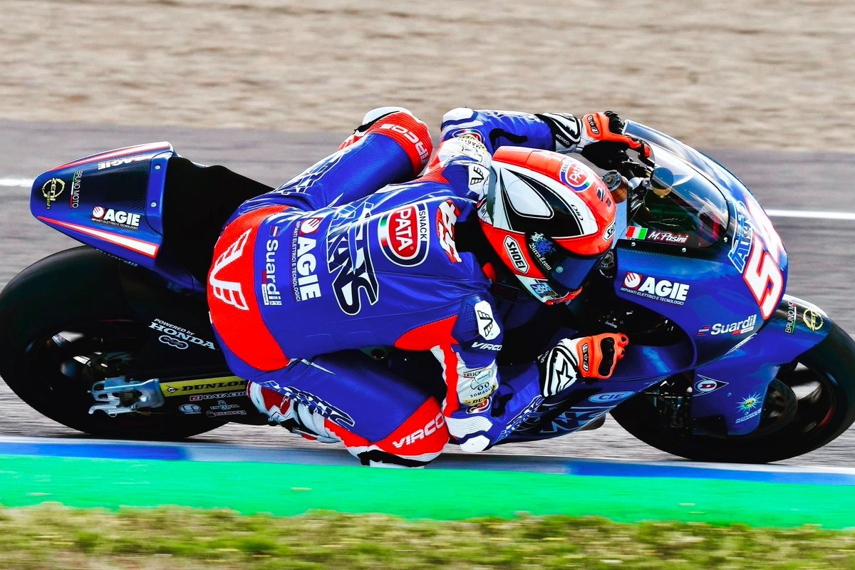 Mattia Pasini se hace gigante en Mugello y firma una brillante primera victoria en Moto2
