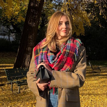 Corremos antes de que acaben: las zapatillas de piel color bombón de praliné más elegantes firmadas por Adidas 