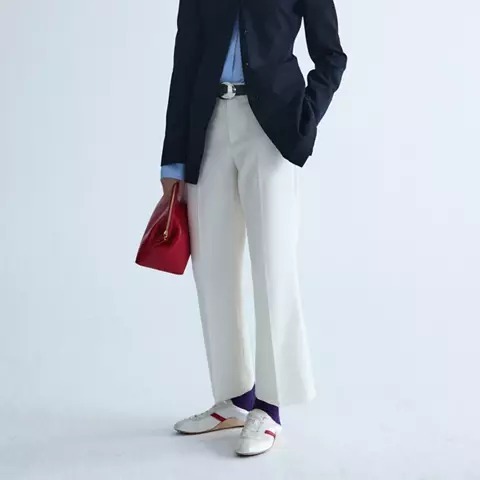 Pantalón crop tiro bajo
