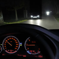 Las luces modernas alumbran mejor, pero son un riesgo para los otros conductores 