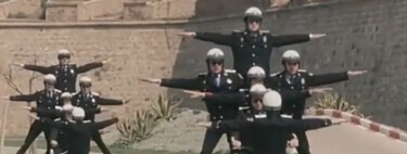 La Guardia Urbana de Barcelona haciendo acrobacias con sus motos en los años '70 es lo más loco que vas a ver hoy 