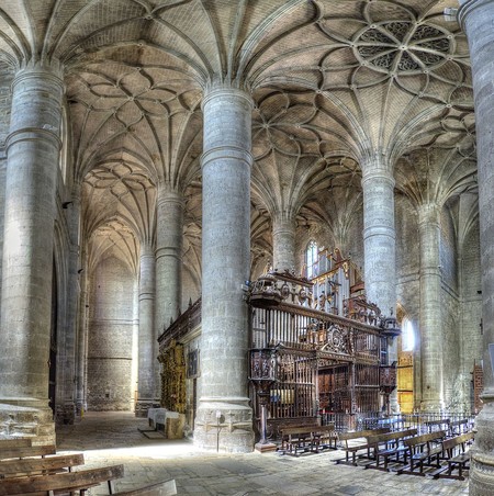 1075px Colegiata De Santa Maria Del Mercado