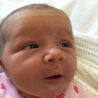 Celebran la llegada de su hija Violet dos años después de perder a sus tres hijos en un ataque terrorista