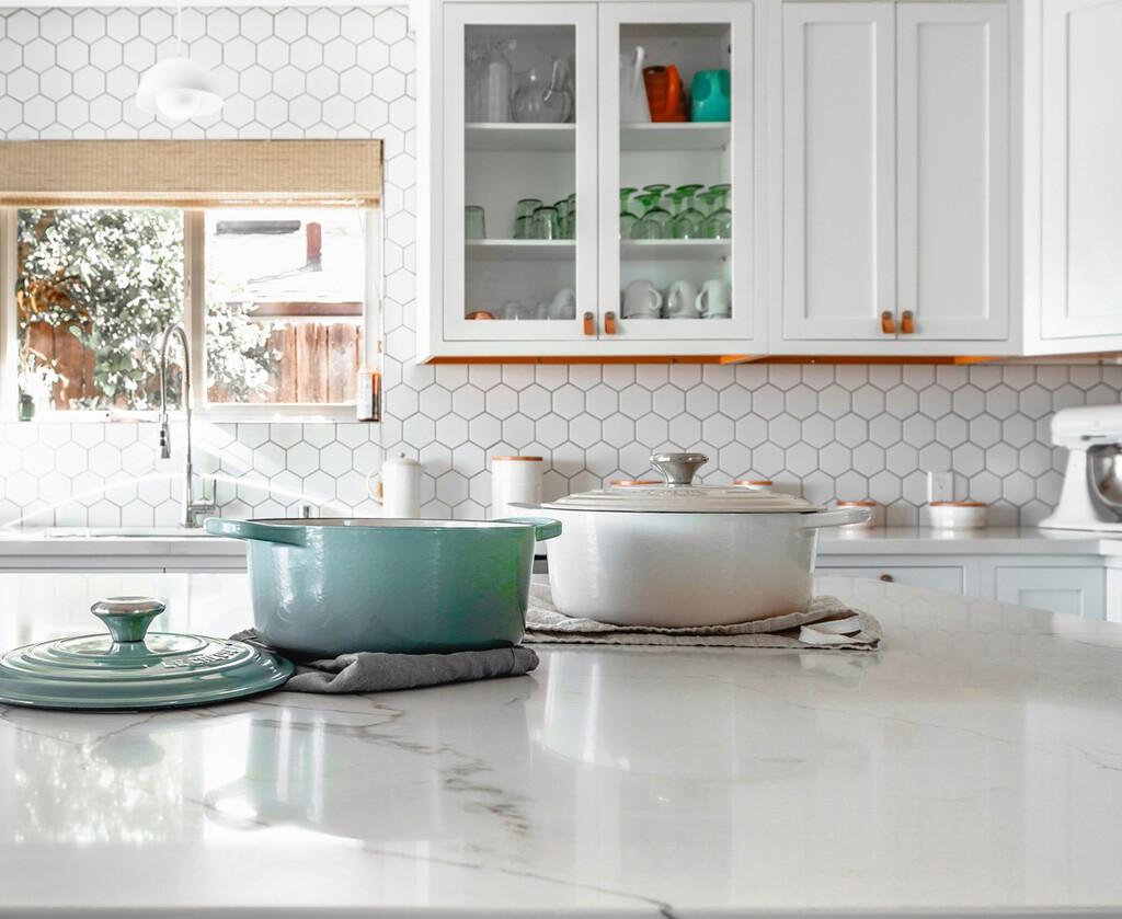 Aldi vuelve a lanzar hoy los accesorios que te ayudarán a duplicar el espacio de tu cocina: se instalan sin taladros y cuestan menos de 2 euros