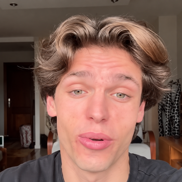 Yago Taboas, experto en finanzas: “Pagar una hipoteca mes a mes por 30 años es lo peor que puedes hacer. Acabarás pagándole al banco 103.000 euros de intereses” 