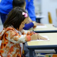 En Corea del Sur las pantallas en las aulas no solo no están prohibidas: usan la inteligencia artificial para dar clase 