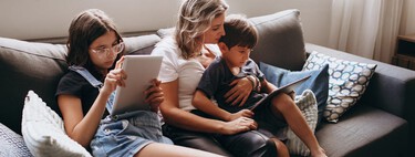 Tras analizar más de 100 estudios, estos son los consejos para que las pantallas no hagan daño a los niños, según expertos en desarrollo infantil