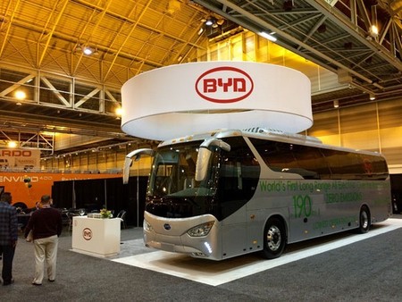 Presentado el BYD C9, un autobús 100% eléctrico con más de 300 kilómetros de autonomía