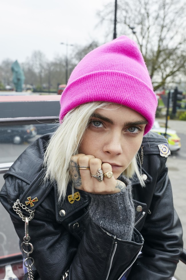 cara delevingne her burberry