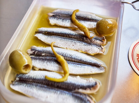Cómo hacer los boquerones en vinagre perfectos con los trucos de Carlos Valentí, chef de Hermanos Vinagre