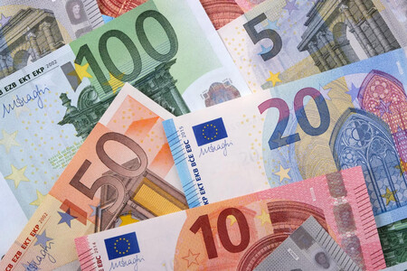 Billetes de euros variados