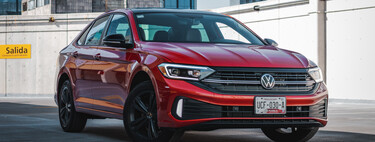 Volkswagen Jetta 2022, a prueba: el compacto alemán confía en su fórmula