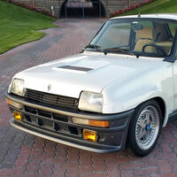 Alguien pensó que un Renault 5 Turbo 2 con motor rotativo de Mazda era una buena idea, pero ahora no encuentra comprador 