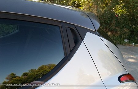 Lancia-Ypsilon-2011-05