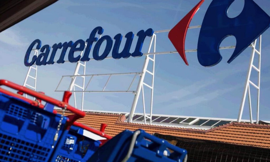 Carrefour vende (y rebajado) el set de mesa y sillas perfecto para disfrutar del buen tiempo, incluso en balcones pequeños 