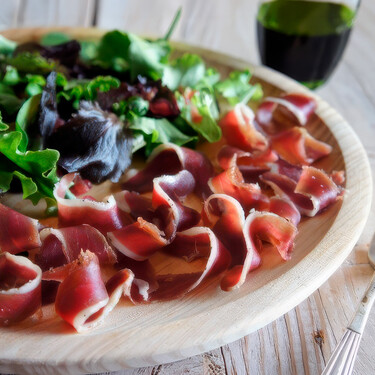 Cómo hacer jamón de pato casero, una exquisitez francesa para lucirte y vestir de lujo tus ensaladas