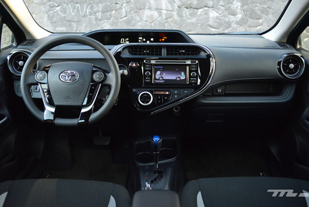 Toyota Prius C 10