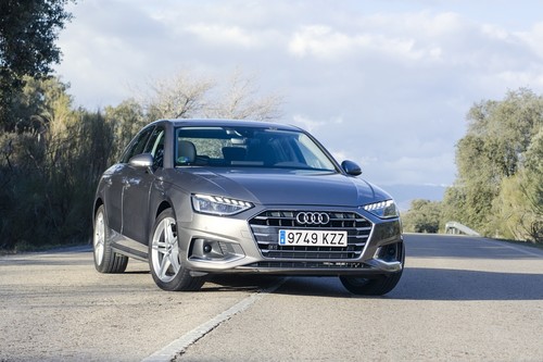 Probamos el Audi A4: una berlina minimalista que tira de microhibridación para ganarse el distintivo ECO