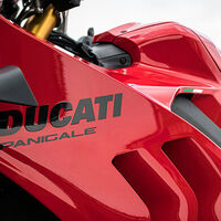 Ganar en MotoGP sigue siendo rentable en la calle. Que se lo digan a Ducati, que acaba de batir otro récord. Y Marc Márquez también ayudará 