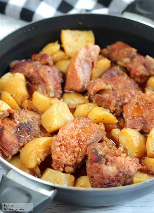 Recetas para toda la familia. Patatas guisadas con costillas adobadas
