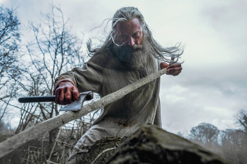 Hugh Jackman y Jodie Comer brillan en ‘La muerte de Robin Hood’, pero la película no logra estar a la altura de su arrollador primer acto