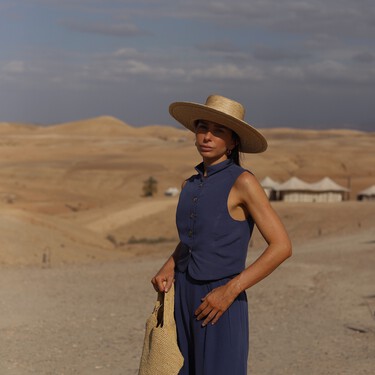 Sfera tiene un nuevo conjunto monocolor que nos salvará el look de Semana Santa: color azul pavo y súper elegante