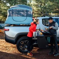 Aún no salen a la venta  sus vehículos y Rivian lanza su primera versión camper 
