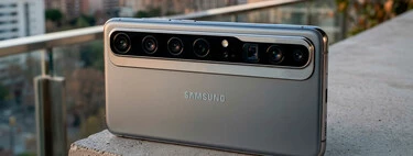 Samsung no debería tocar el módulo de cámaras de sus Galaxy: es el último toque de personalidad de los móviles actuales 