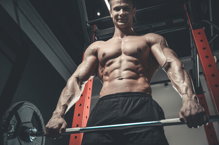 Masa muscular y dieta hipocalórica: ¿es posible ganar músculo reduciendo tu ingesta calórica?