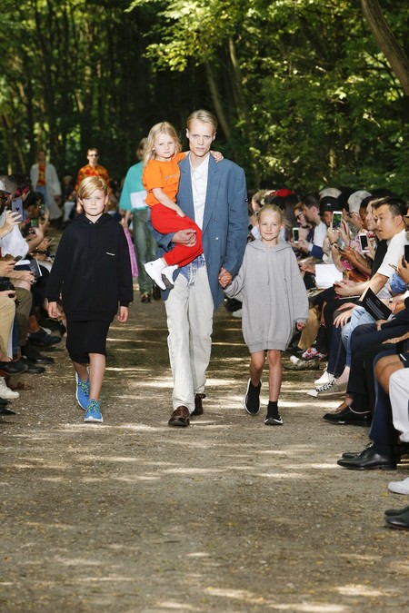 El desfile de Balenciaga ¿inspirado en el look de Kyle MacLachlan en Twin Peaks?