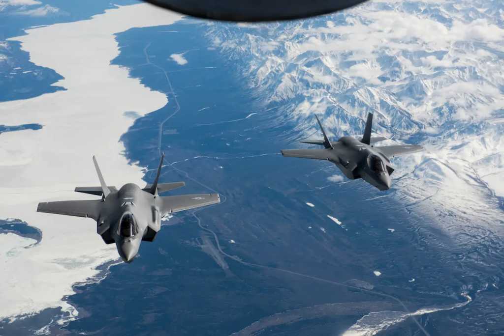 Creíamos que el verano más complicado del F-35 había terminado. Hasta que su software lo convirtió en kamikaze sobre el Ártico