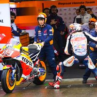 Carreras de MotoGP con paradas en boxes. Sería el último plan para defenderse de la aerodinámica cambiando de moto 