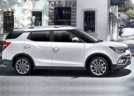 Ssangyong Tivoli Xlv 2017 1280x960 Wallpaper 02