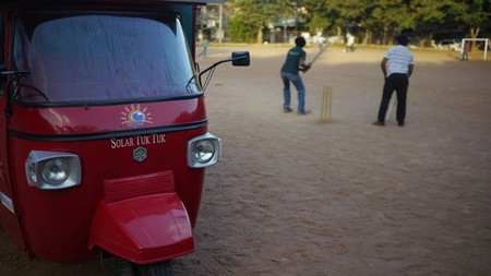 solar-tuk-tuk-01.jpg