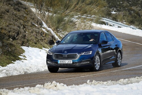 Probamos el Skoda Octavia iV: el primer Octavia PHEV se gana la etiqueta CERO con 50 km de autonomía real y un extra de silencio