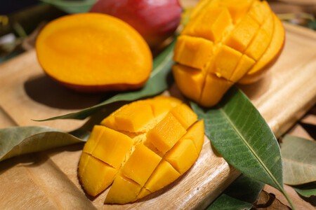 Cómo hacer un postre de mango con solo 4 ingredientes para aprovechar la temporada: queda ultra cremoso sin harina ni azúcar