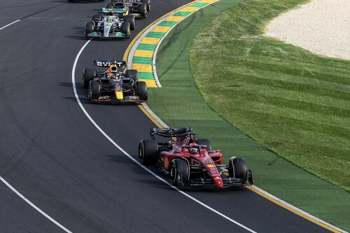 Charles Leclerc da un golpe al mundial: victoria en Australia y retiradas de Max Verstappen y Carlos Sainz
