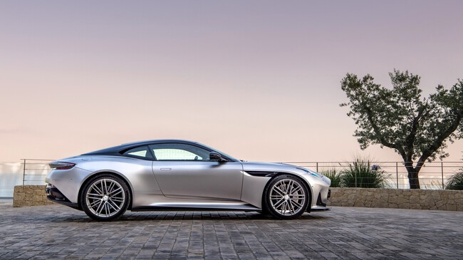 Aston Martin Db12 2023