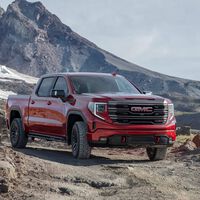 Casi mil pick-ups GMC hechas en México deben ser revisadas: un detalle en la parrilla podría provocar accidentes