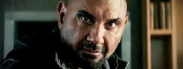 Afterbun llega hoy a los cines, y no es una gran película. Pero es divertida y sincera, menos cuando trata de engañarte con Dave Bautista