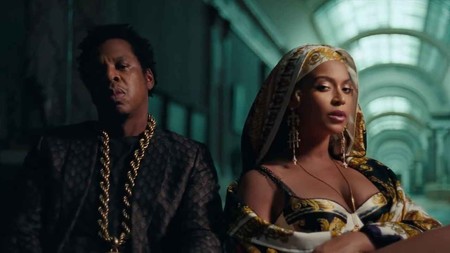 Jay-Z conquista el Louvre junto a Beyoncé con looks de alto impacto para su video Apeshit