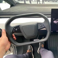 Así lucirá el interior de la Tesla Cybertruck: con un volante rectangular y la pantalla de los Tesla más baratos