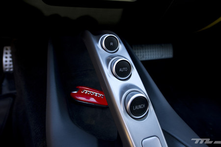 Ferrari 812 Superfast mandos