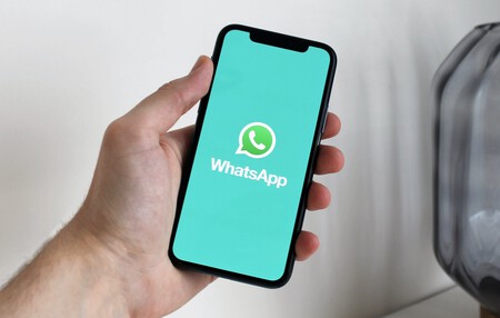 Cómo enviar un WhatsApp a alguien sin tener que añadir sus datos a la agenda del iPhone