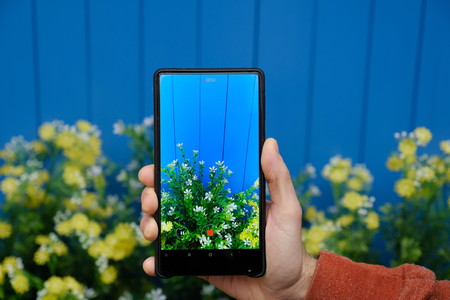 El CEO de Xiaomi nos muestra indicios de un Xiaomi Mi Mix 2 con pantalla de ratio 18:9
