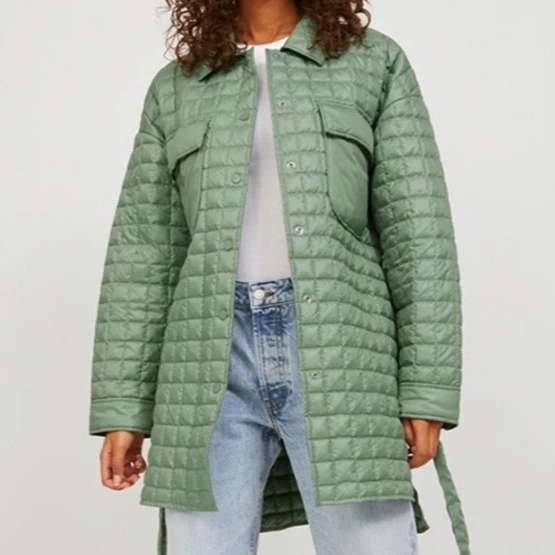 Jack & Jones Abrigo acolchado de cuello solapa de mujer