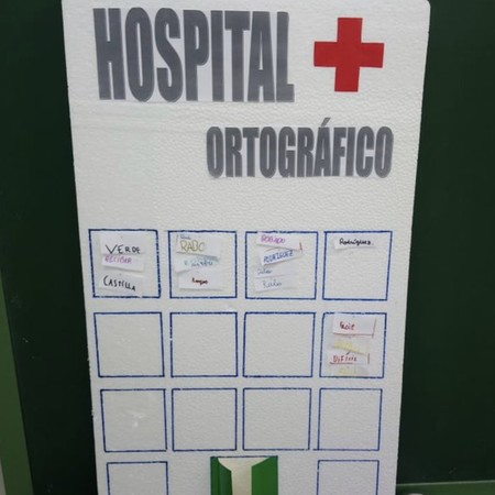 Una profesora 'abre un Hospital Ortográfico' para enseñar a escribir a sus alumnos: una iniciativa motivadora