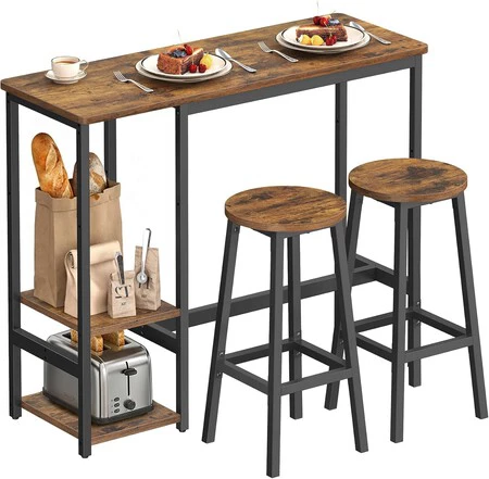 mesa con taburetes