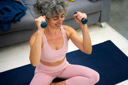 Mujer Menopausia Pesas