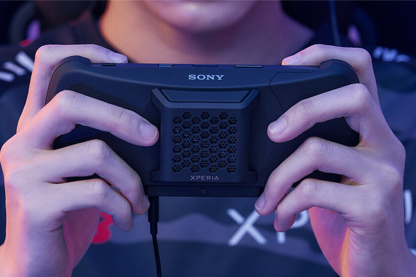 Sony’s newest product is a fan to cool cell phone while gaming